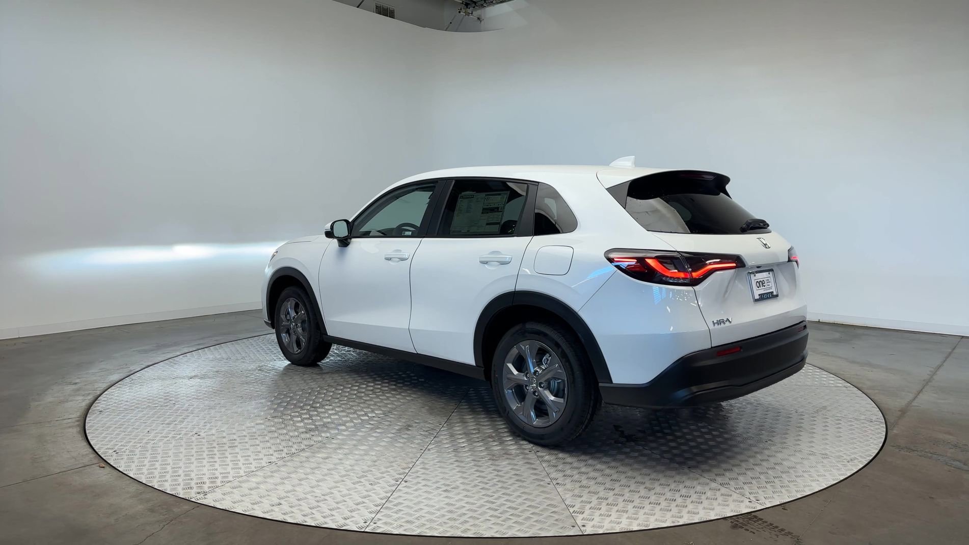 New 2026 Platinum White Pearl Honda LX image 6