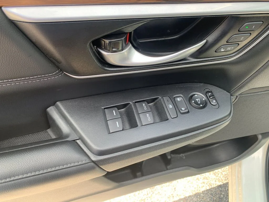 Used 2018  Honda EX-L image 13