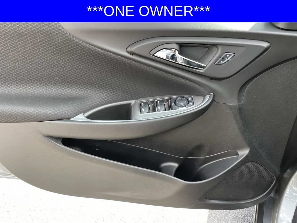 Used 2025 Sterling Gray Metallic Chevrolet 1LT image 18