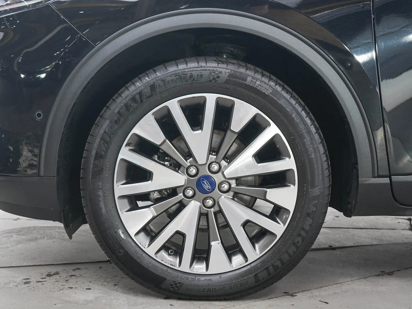 Used 2020 Black Metallic Ford Titanium image 29