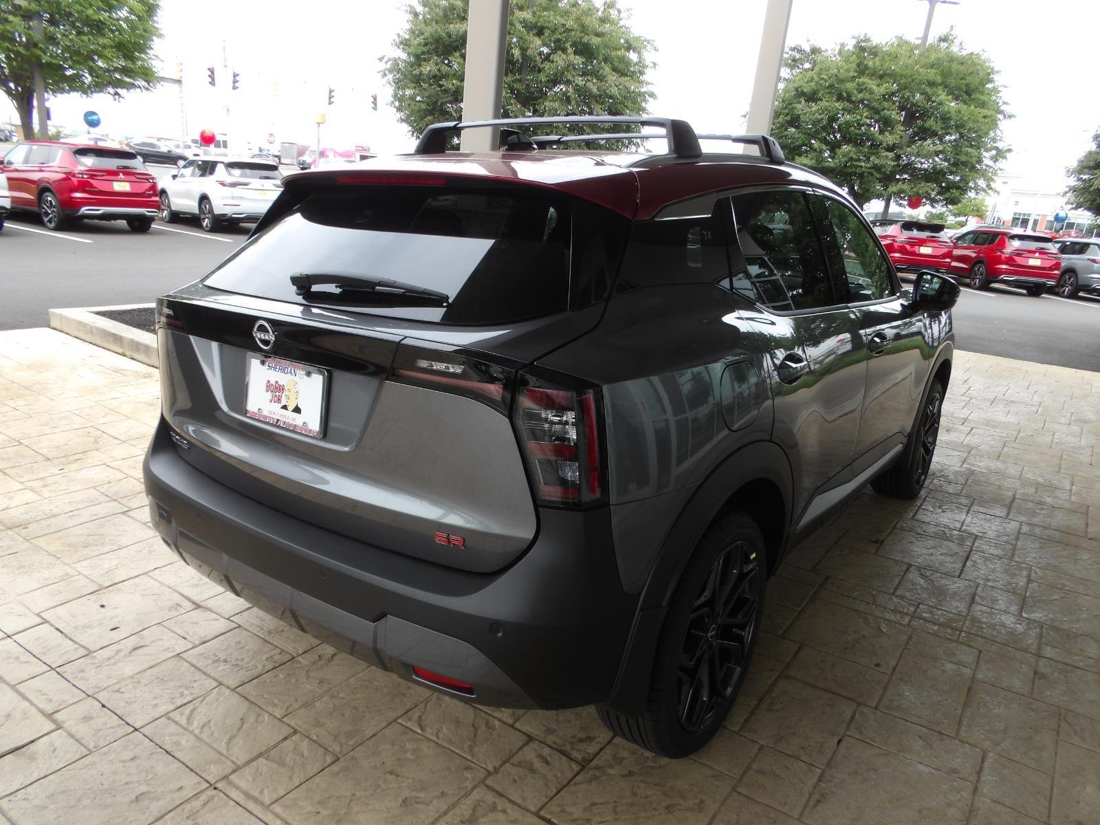 New 2026 Gun Metallic / Scarlet Ember Tintcoat Two-tone Nissan SR image 8