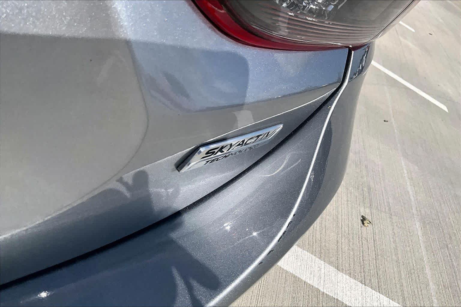 Used 2015 Liquid Silver Metallic Mazda i Touring image 9