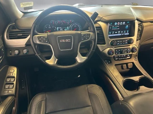 Used 2020 Summit White GMC  image 3
