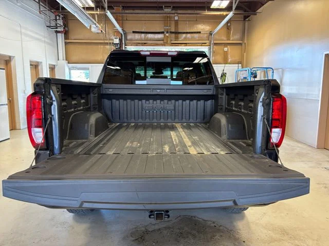 Used 2025 Silver GMC Elevation image 27