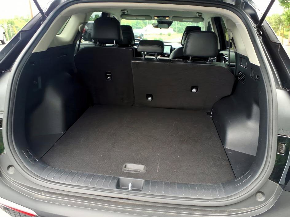 Used 2025 Ebony Black Kia EX image 5