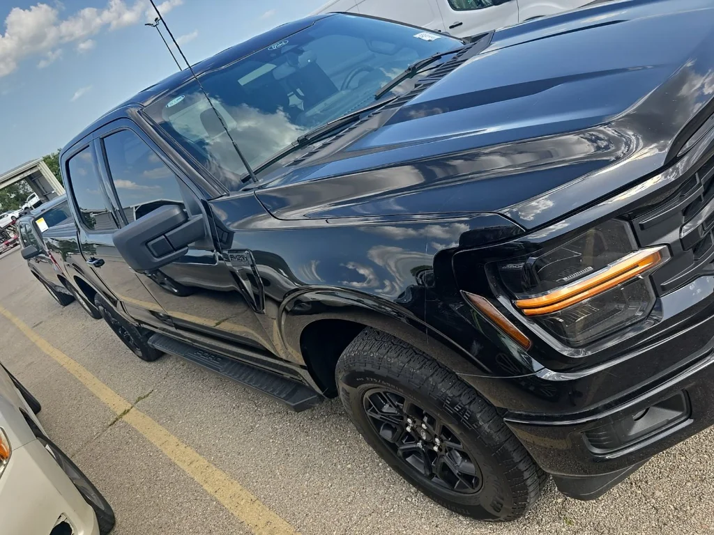 Used 2024 Agate Black Metallic Ford XLT image 5