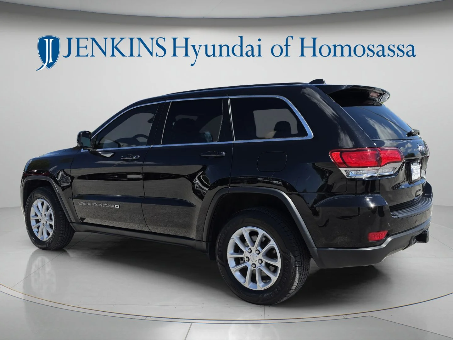 Used 2022 Black Jeep Laredo X image 8