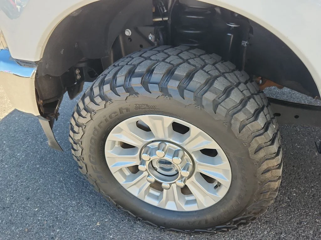 Used 2022 White Ford XL image 16