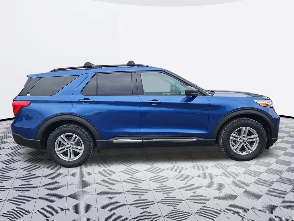 Used 2021 Blue Metallic Ford XLT image 7