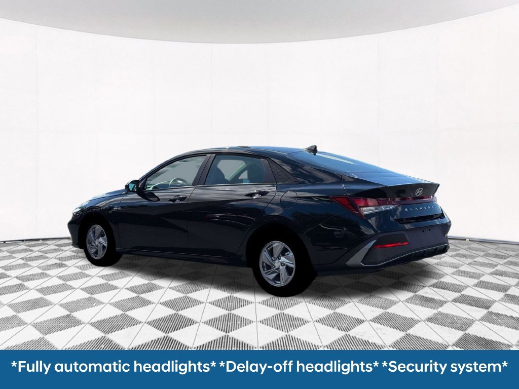 New 2026 Black Hyundai SE image 7