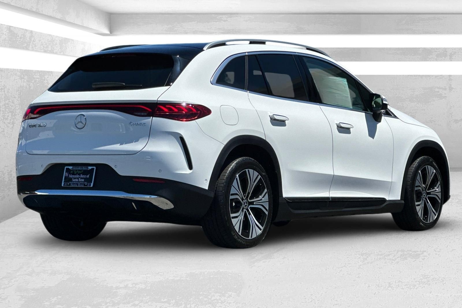 New 2026 White/off-white Mercedes-Benz 320 SUV image 4