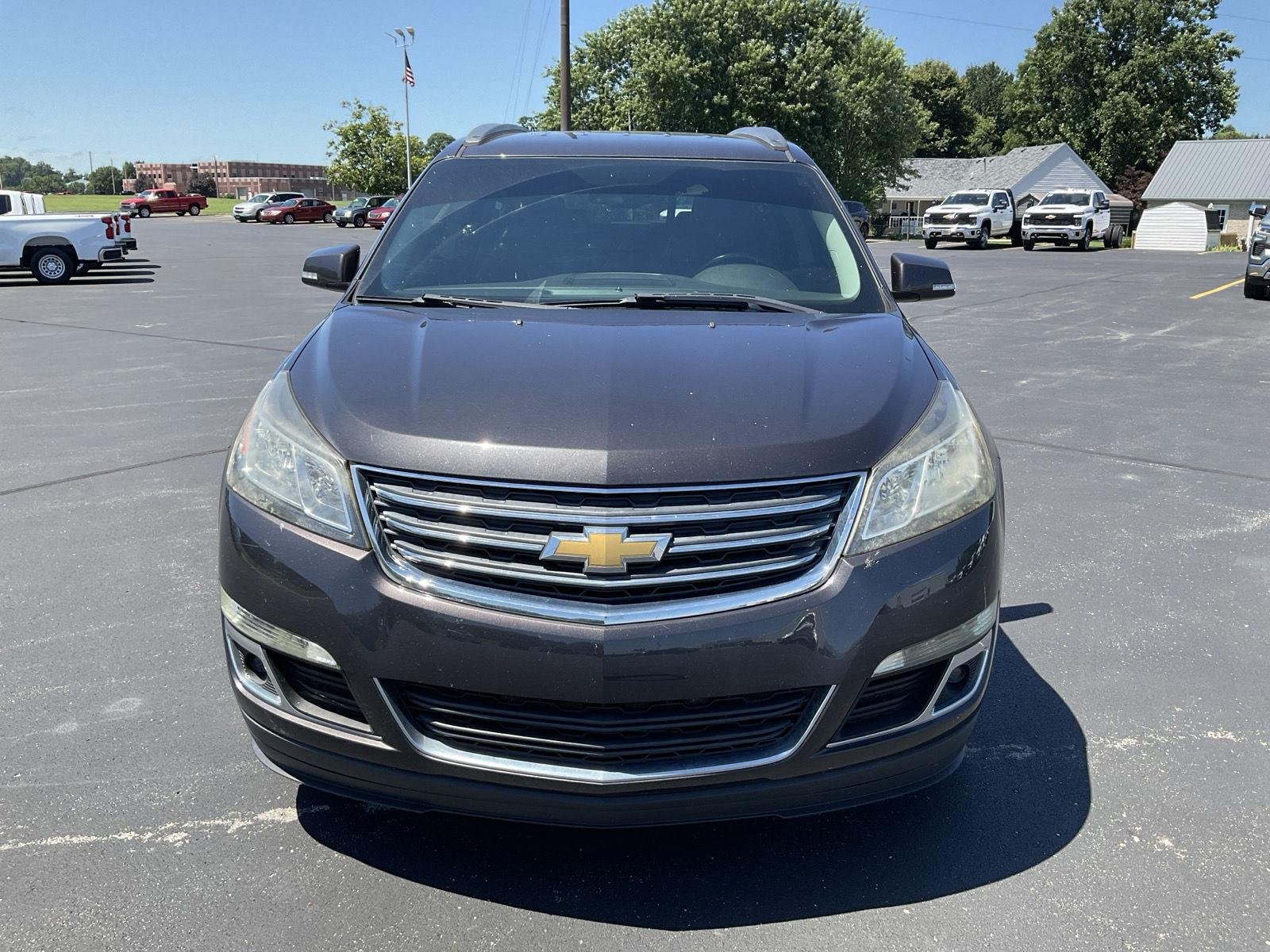 Used 2017 Chevrolet Traverse 2LT with VIN 1GNKRHKD4HJ214886 for sale in Corydon, IN