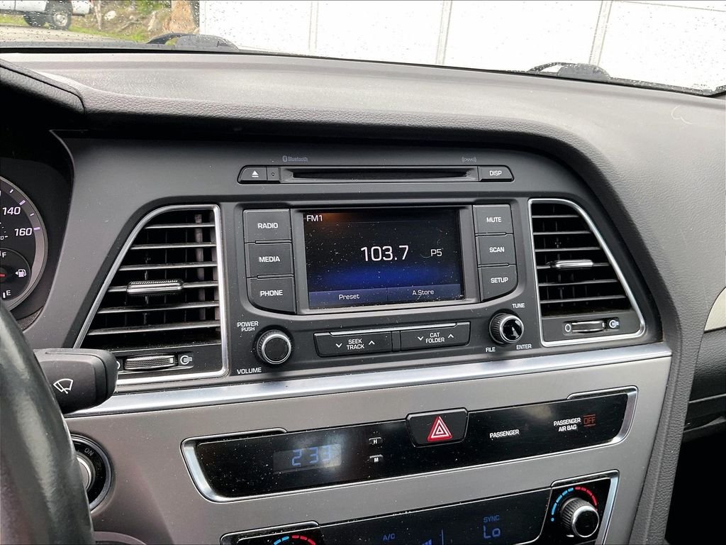 Used 2015 Quartz White Pearl Hyundai Sport 2.0T image 18