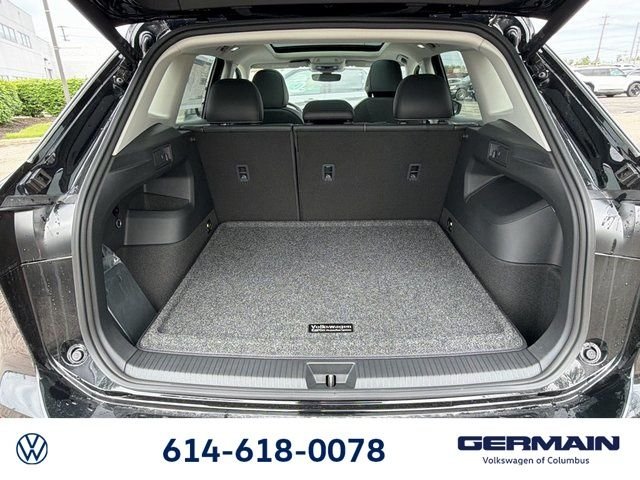 New 2026 Deep Black Pearl Volkswagen 2.0T SE image 14