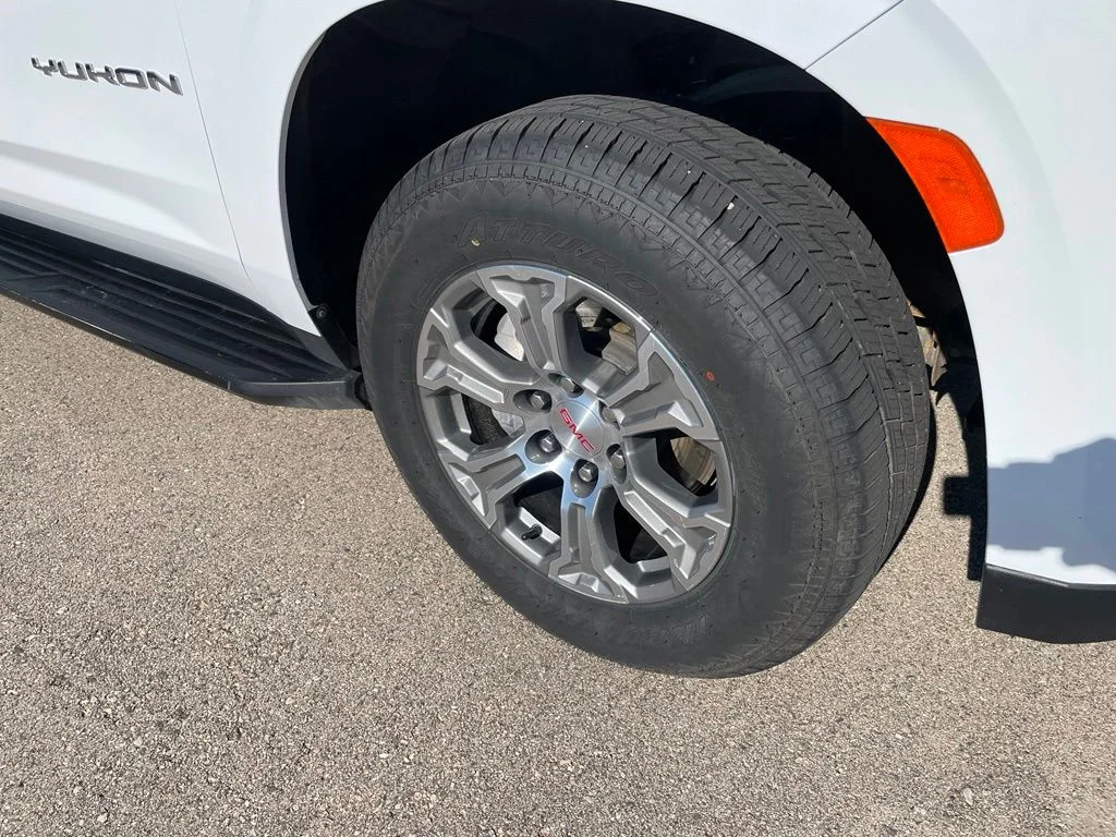 Used 2024 White GMC SLE image 3