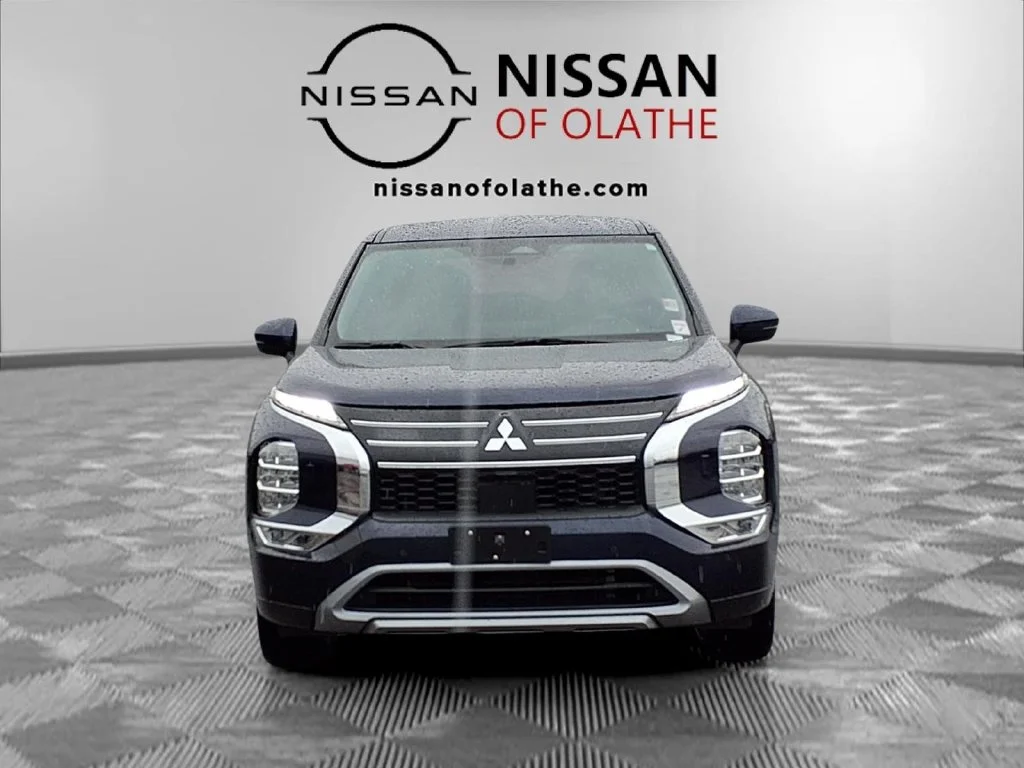 Used 2025 Black Mitsubishi  image 32