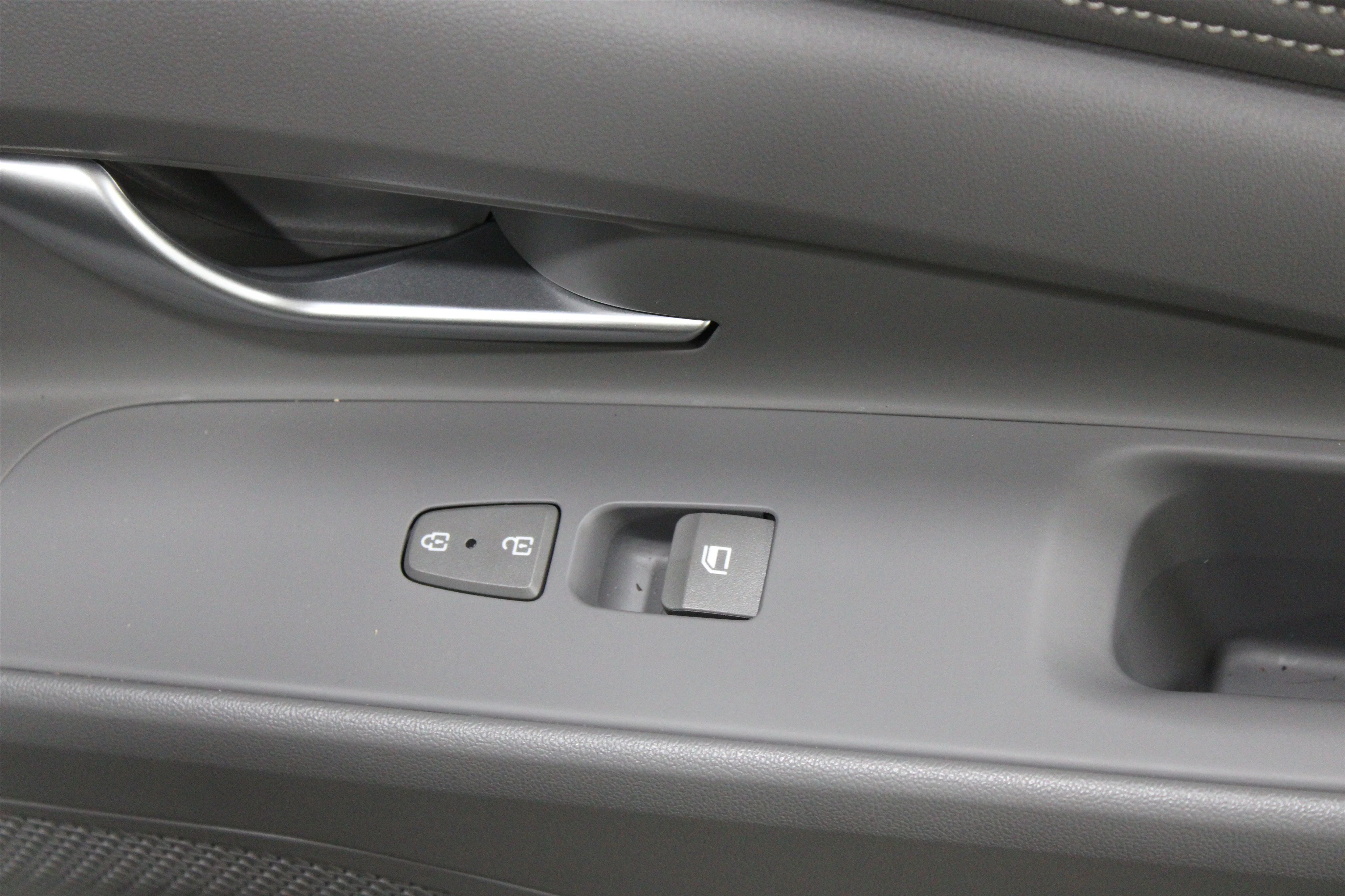 Used 2023 Onyx Black Hyundai SEL image 26
