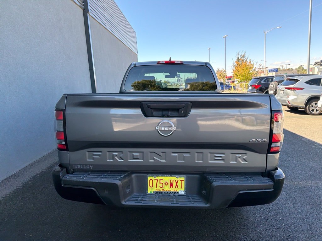 Used 2022 Gray Nissan S image 8