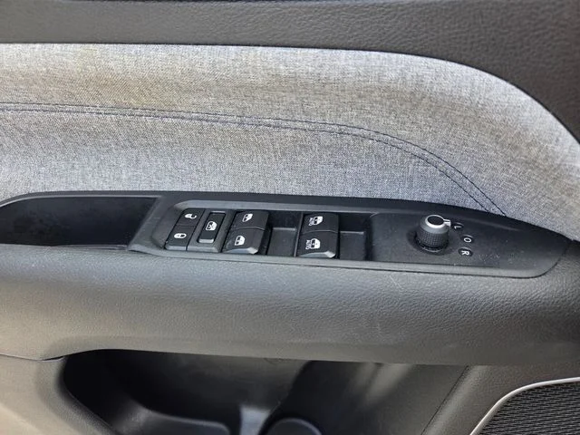 Used 2024 Silver Jeep Latitude image 23