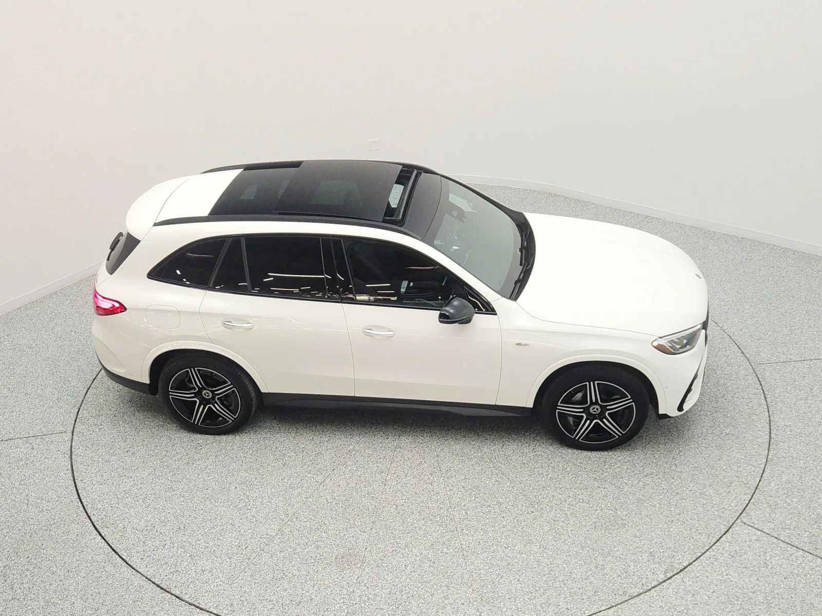 Certified Used 2025 Polar White Mercedes-Benz GLC 350e 4MATIC® SUV image 26