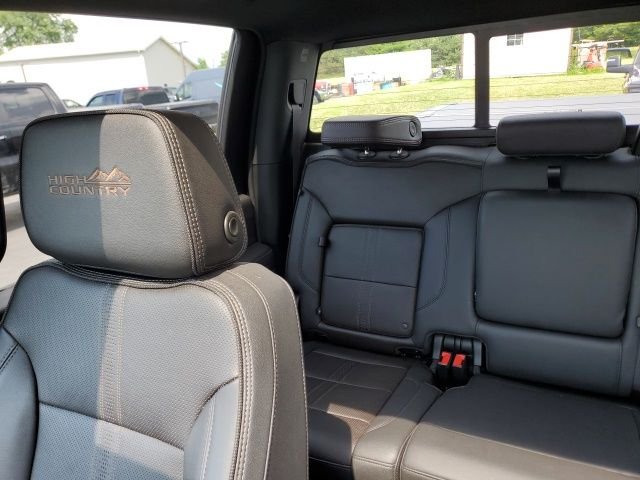Used 2024 Black Chevrolet High Country image 14