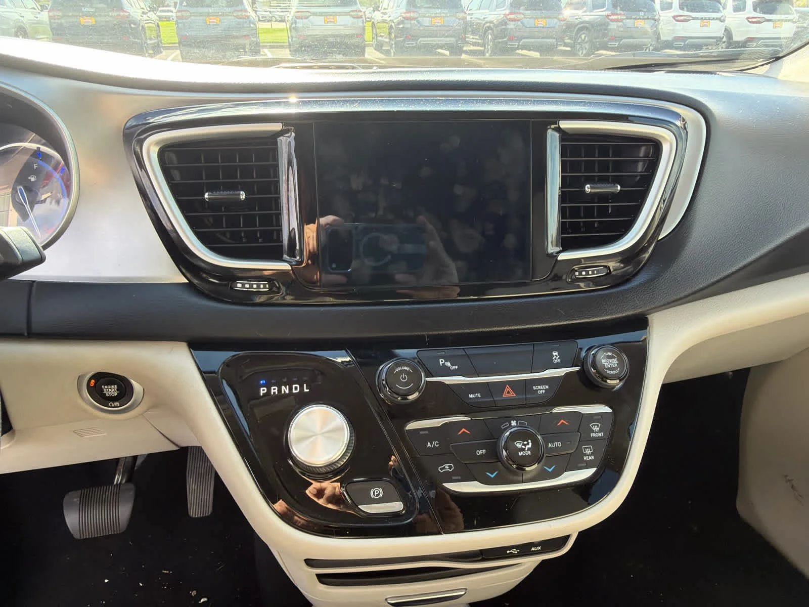 Used 2018 Billet Silver Metallic Clearcoat Chrysler Hybrid Touring Plus image 30