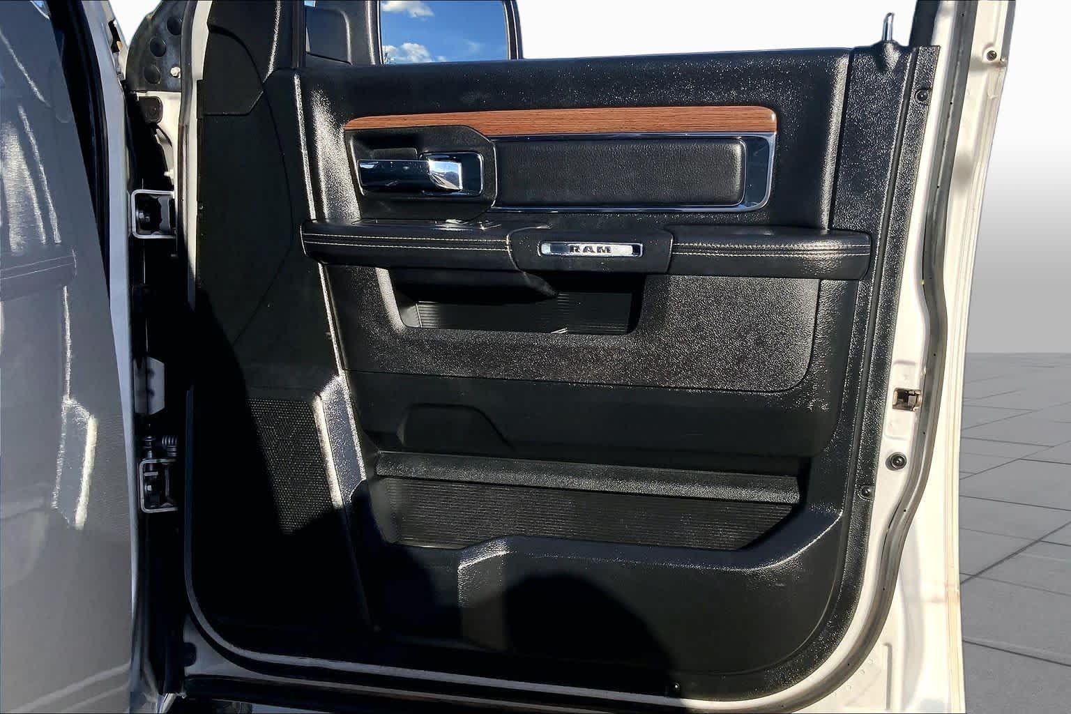 Used 2017 Bright Silver Metallic Clearcoat Ram Laramie image 21