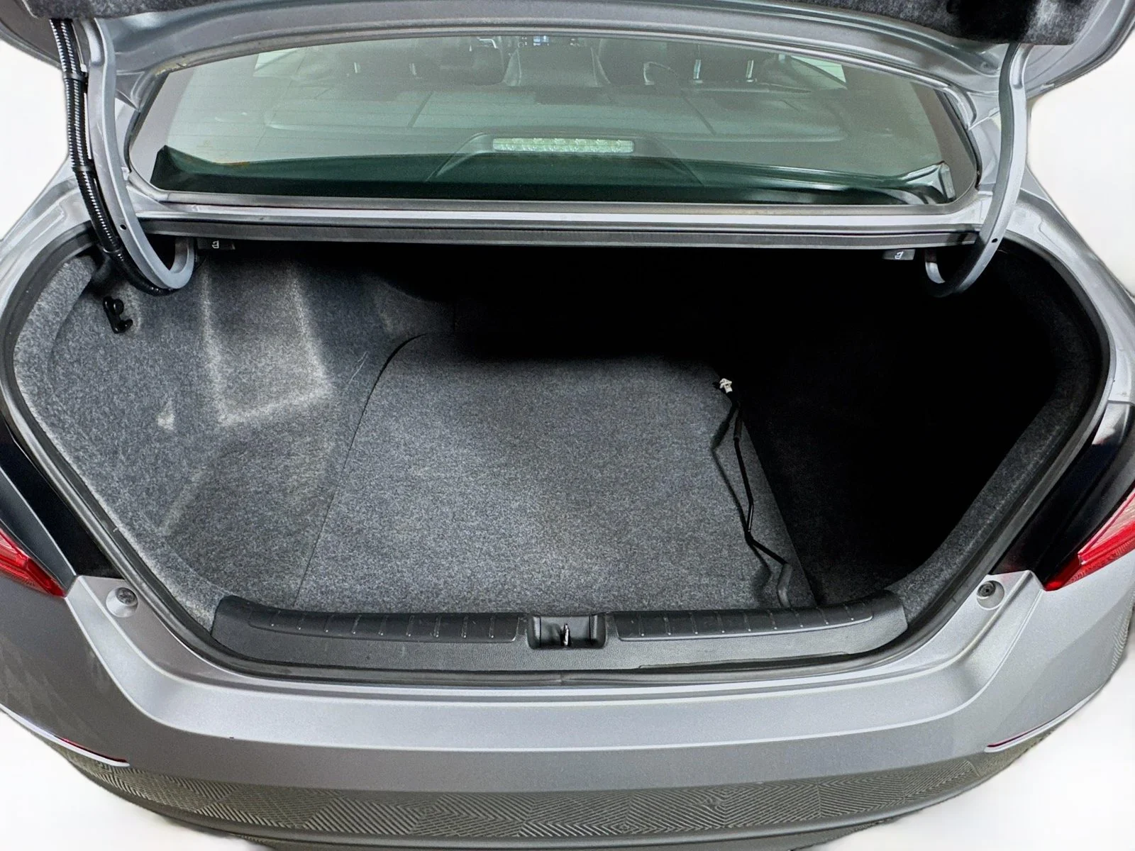 Used 2020 Silver Honda EX image 8