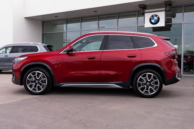 New 2027 Vegas Red Metallic BMW xDrive28i image 2