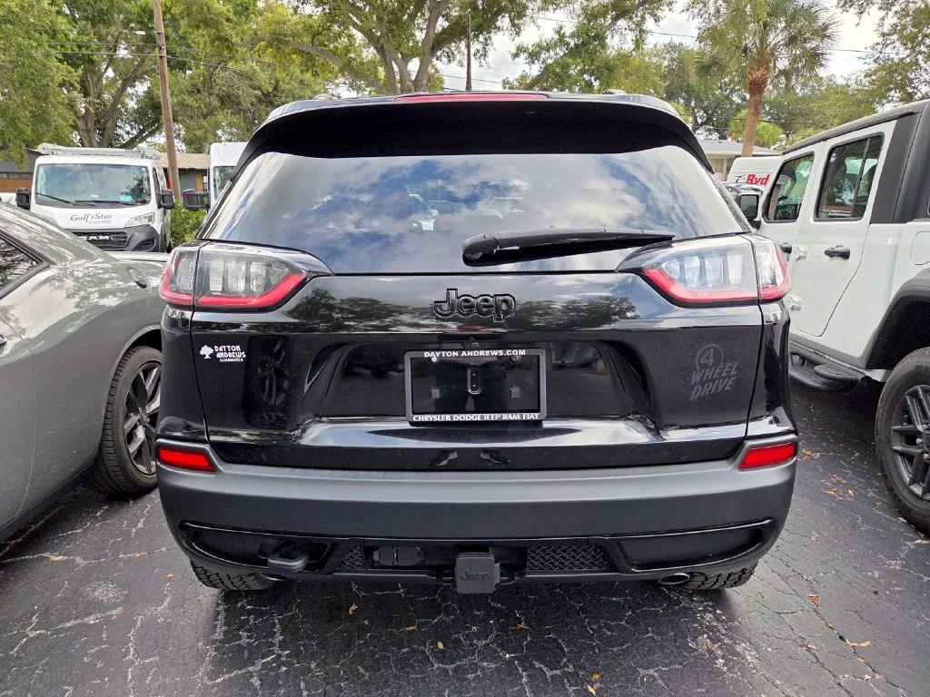 Certified Used 2022 Black Jeep X image 4
