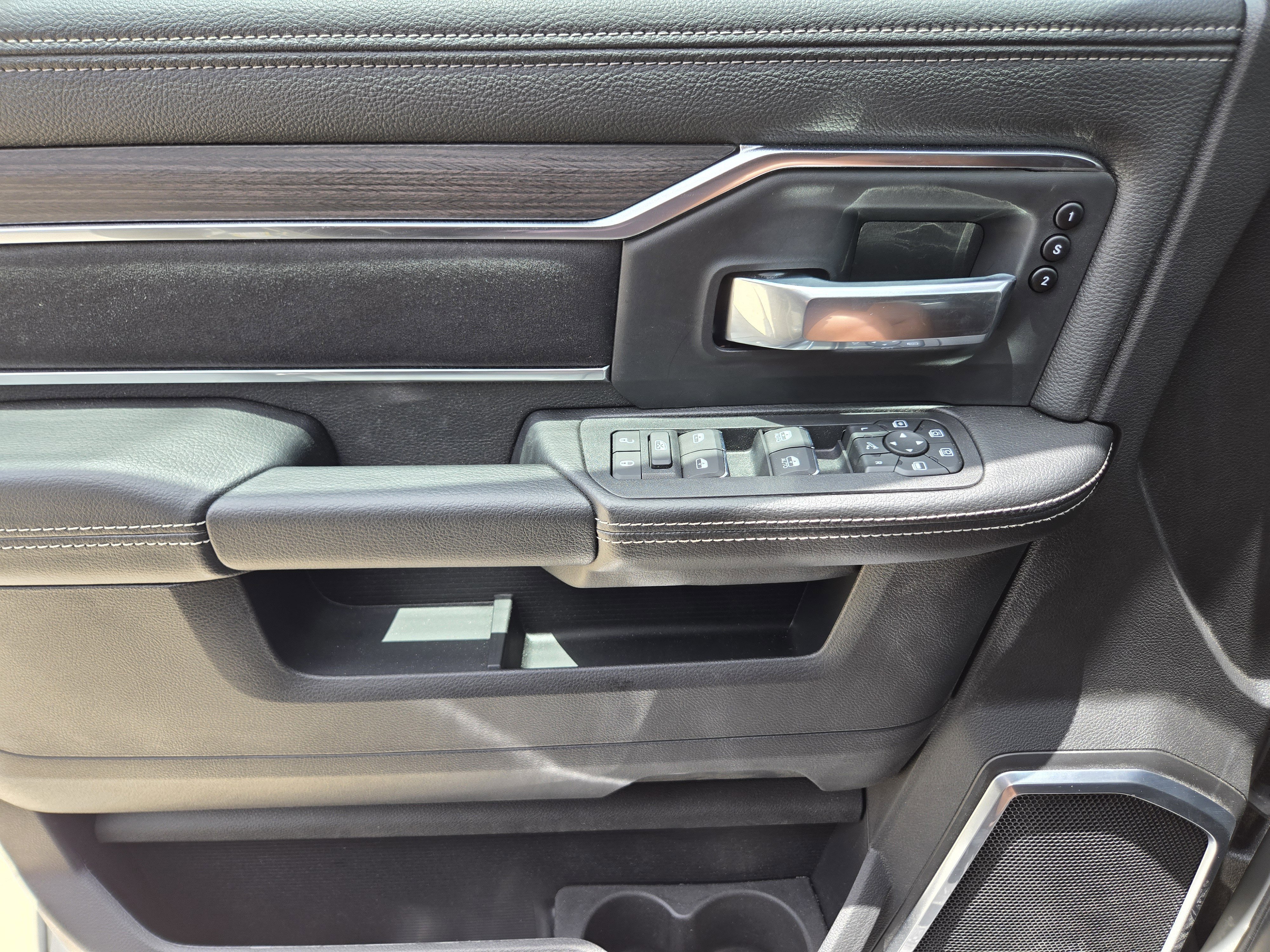 New 2026 Ceramic Gray Clear-Coat Exterior Paint RAM Laramie image 19