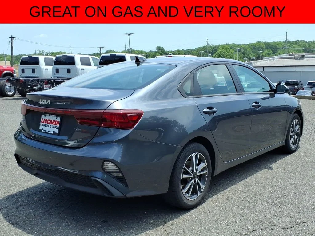 Used 2023 Gray Kia LXS image 6