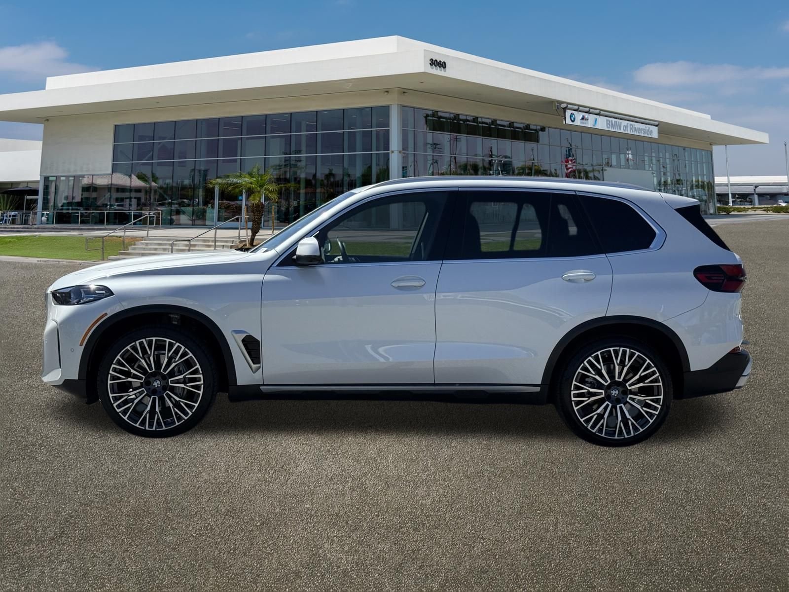 Used 2026 Mineral White Metallic BMW sDrive40i image 6