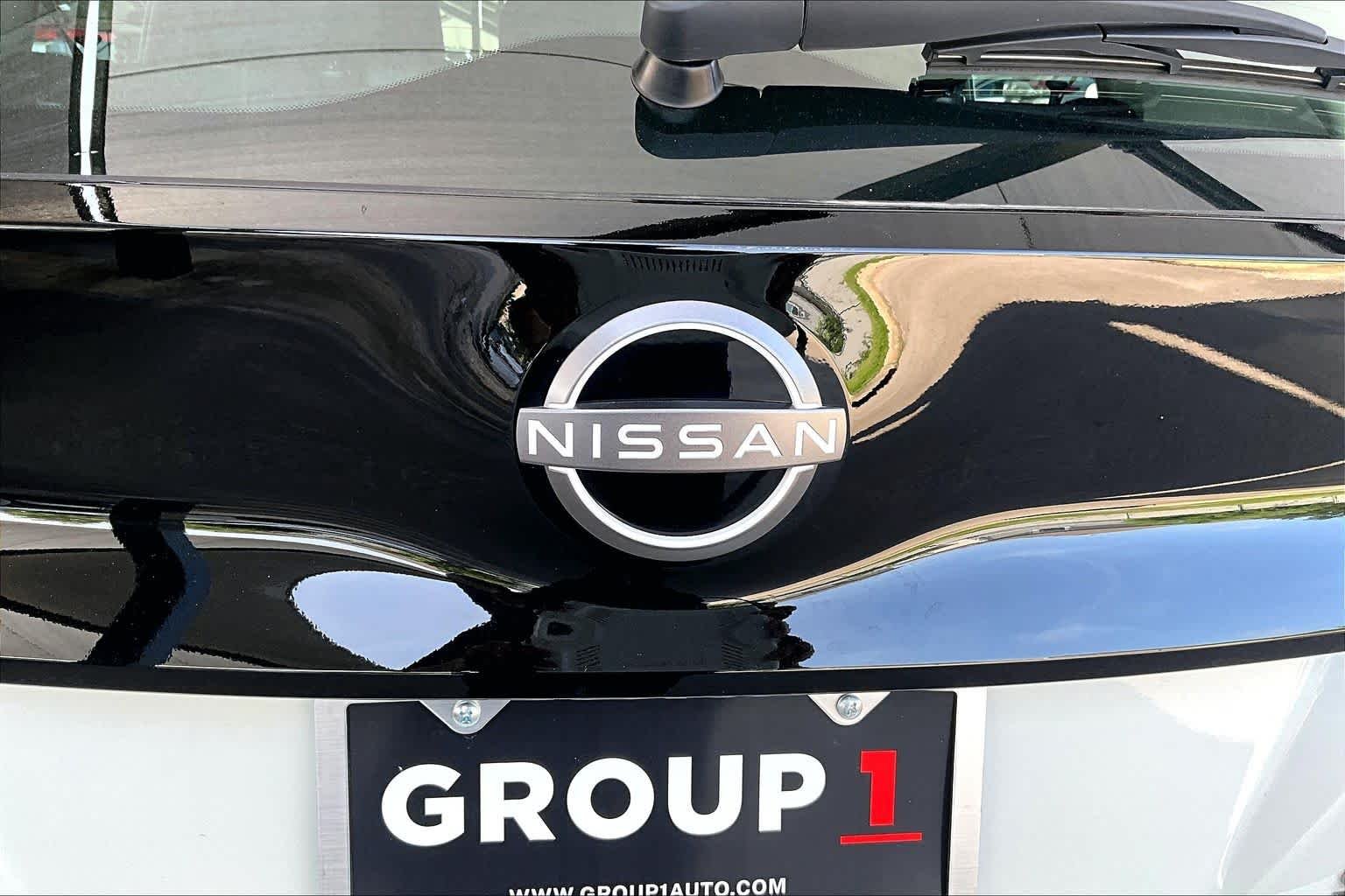 Certified Used 2025 Pearl White Tricoat Nissan SV PLUS image 29