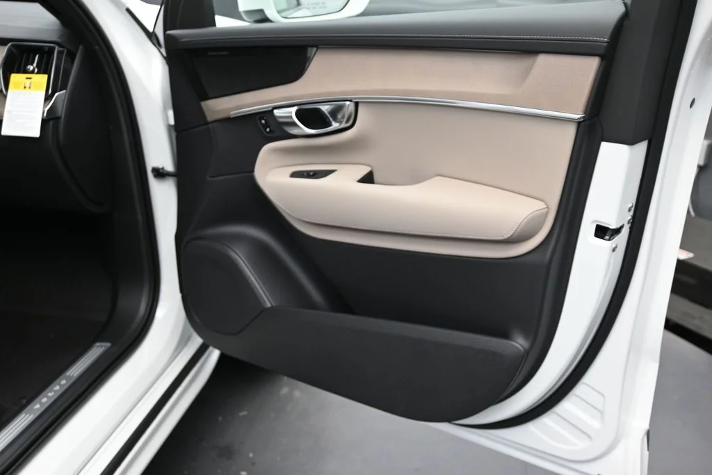 New 2026 Crystal White Volvo Plus image 18