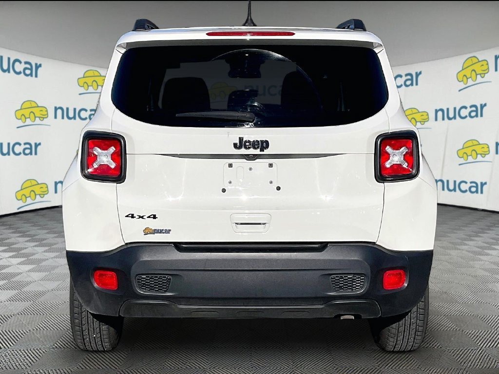 Used 2023 Alpine White Clearcoat Jeep Latitude image 5