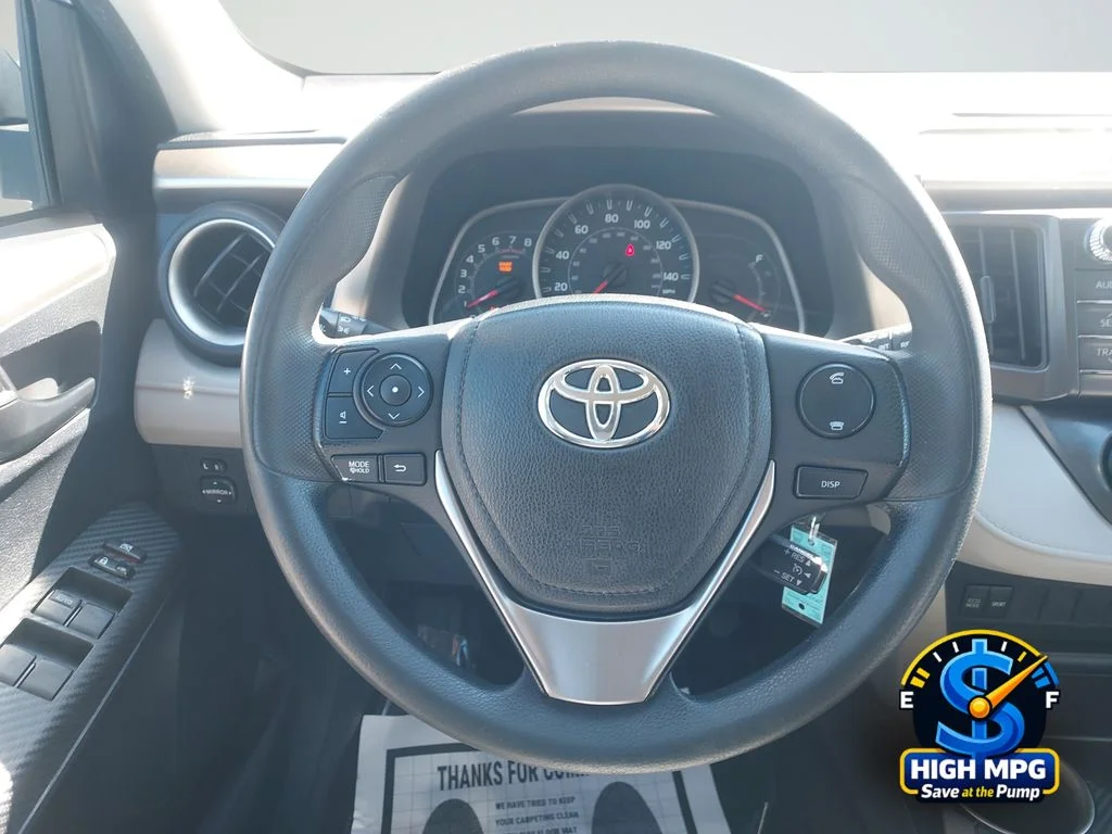 Used 2013 Silver Toyota LE image 21