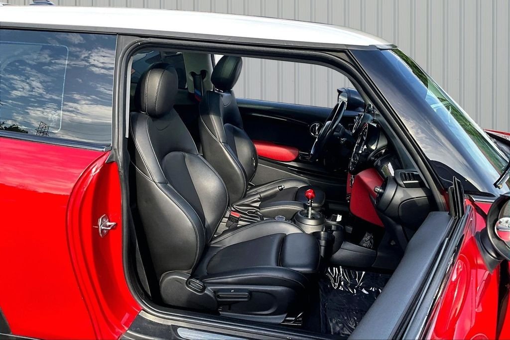 Used 2016 Red MINI Base image 25