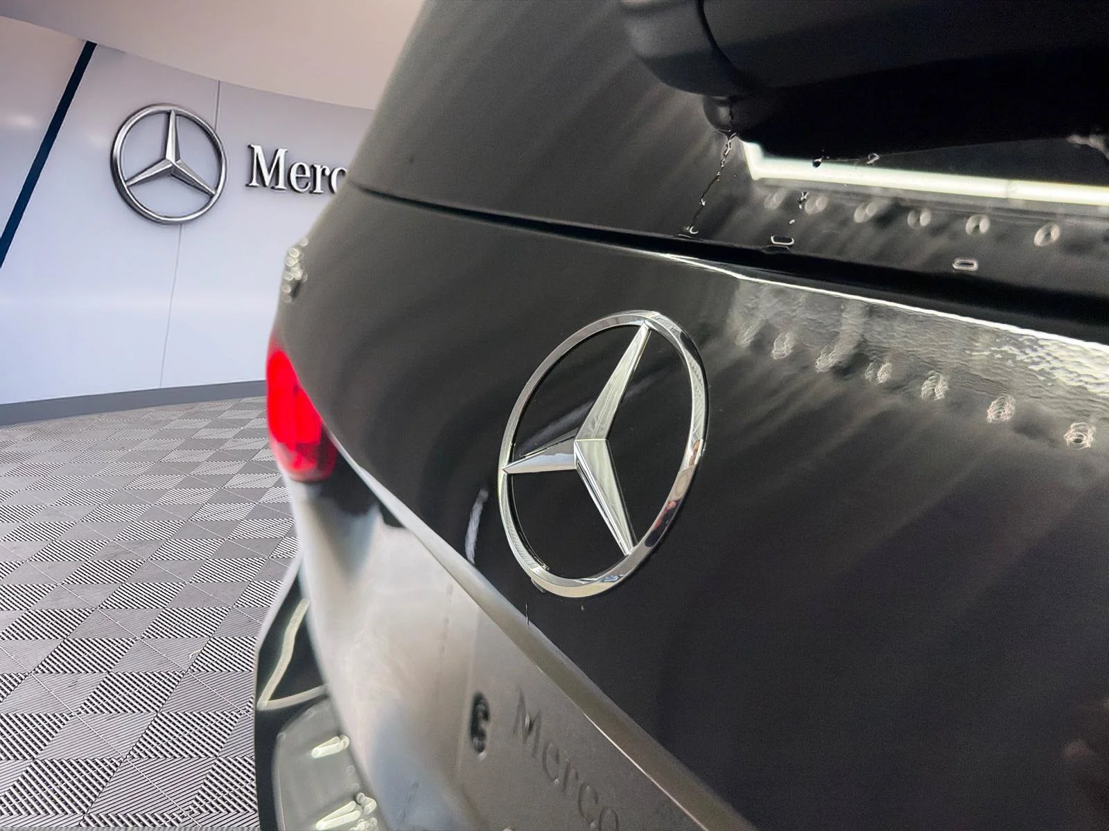 Used 2026 Black Mercedes-Benz GLB 250 image 30