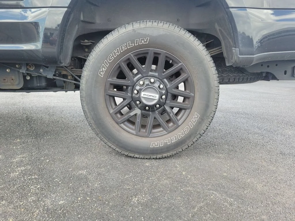 Used 2022 Black Ford LARIAT image 30