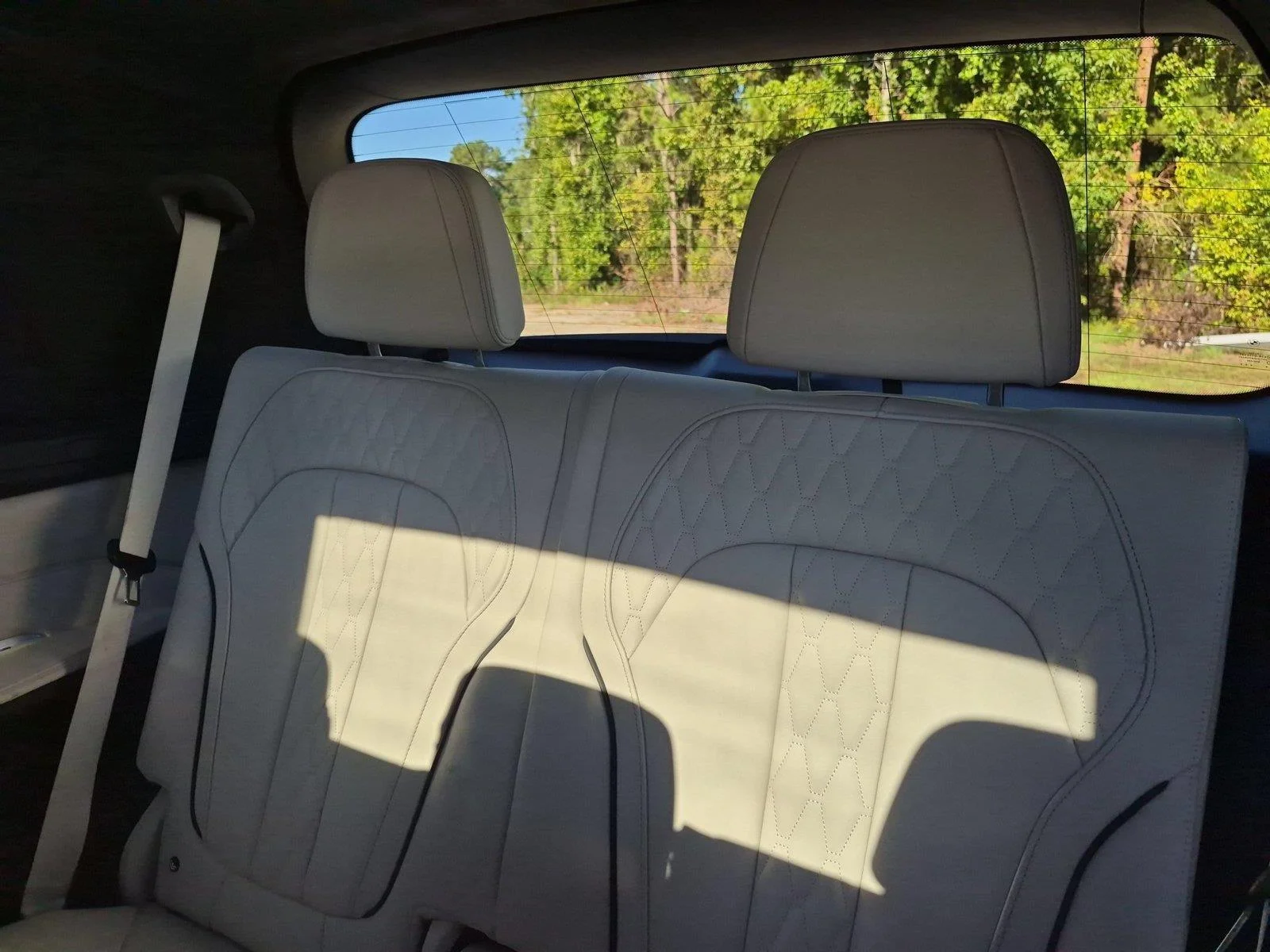 Used 2021 Mineral White Metallic BMW M50i image 32