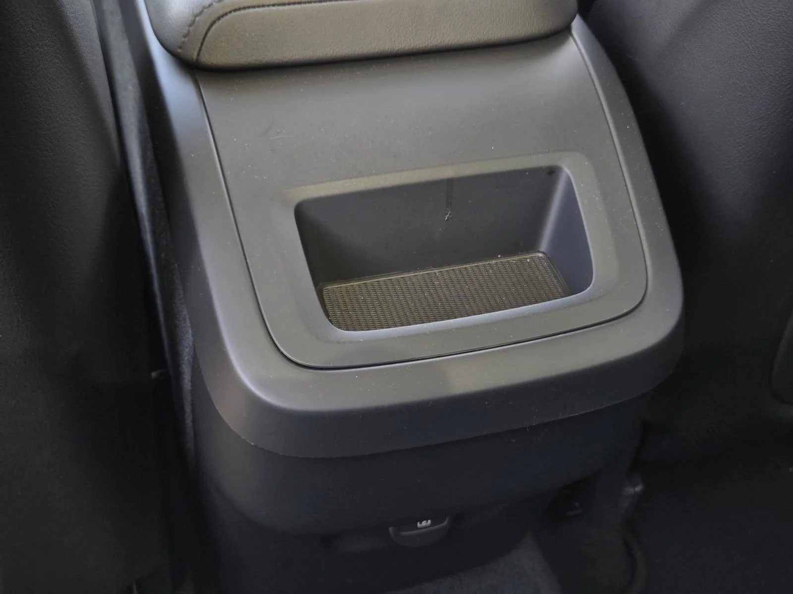 Used 2025 White Volvo Core image 33