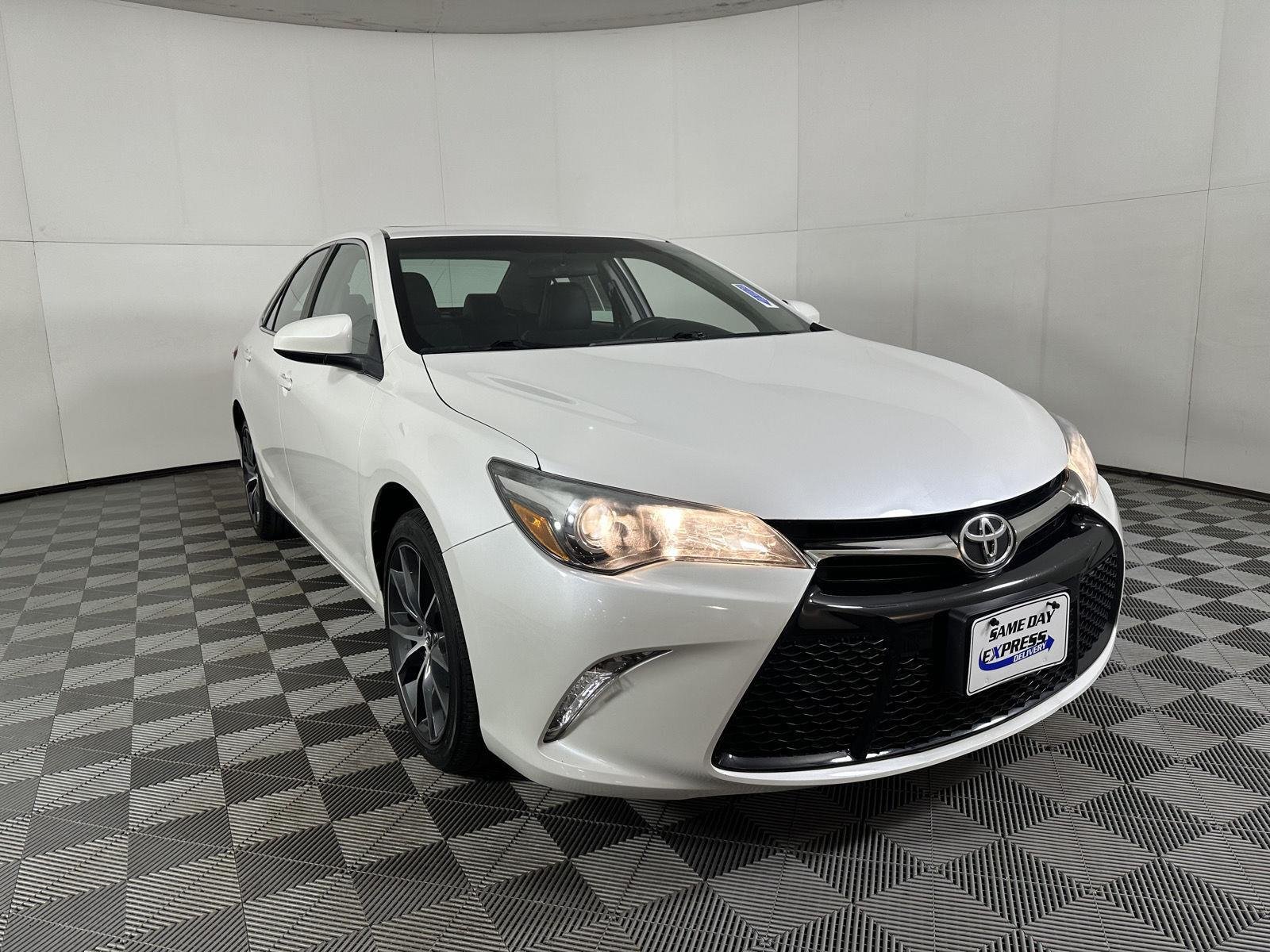 Used 2017 Blizzard Pearl Toyota XSE image 12