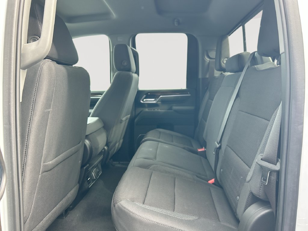 Used 2024 White GMC SLE image 25
