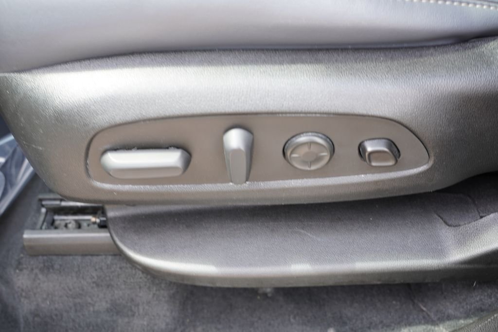 Used 2022 Summit White Buick Premium Group image 26