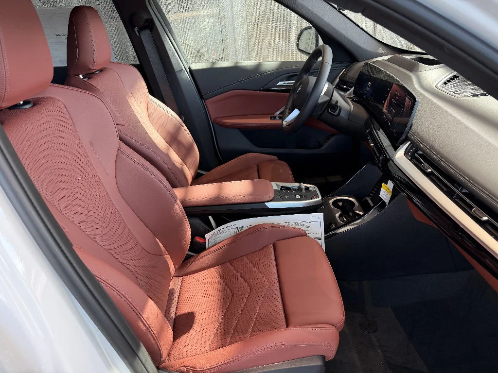 New 2026 Mineral White Metallic BMW xDrive28i image 14