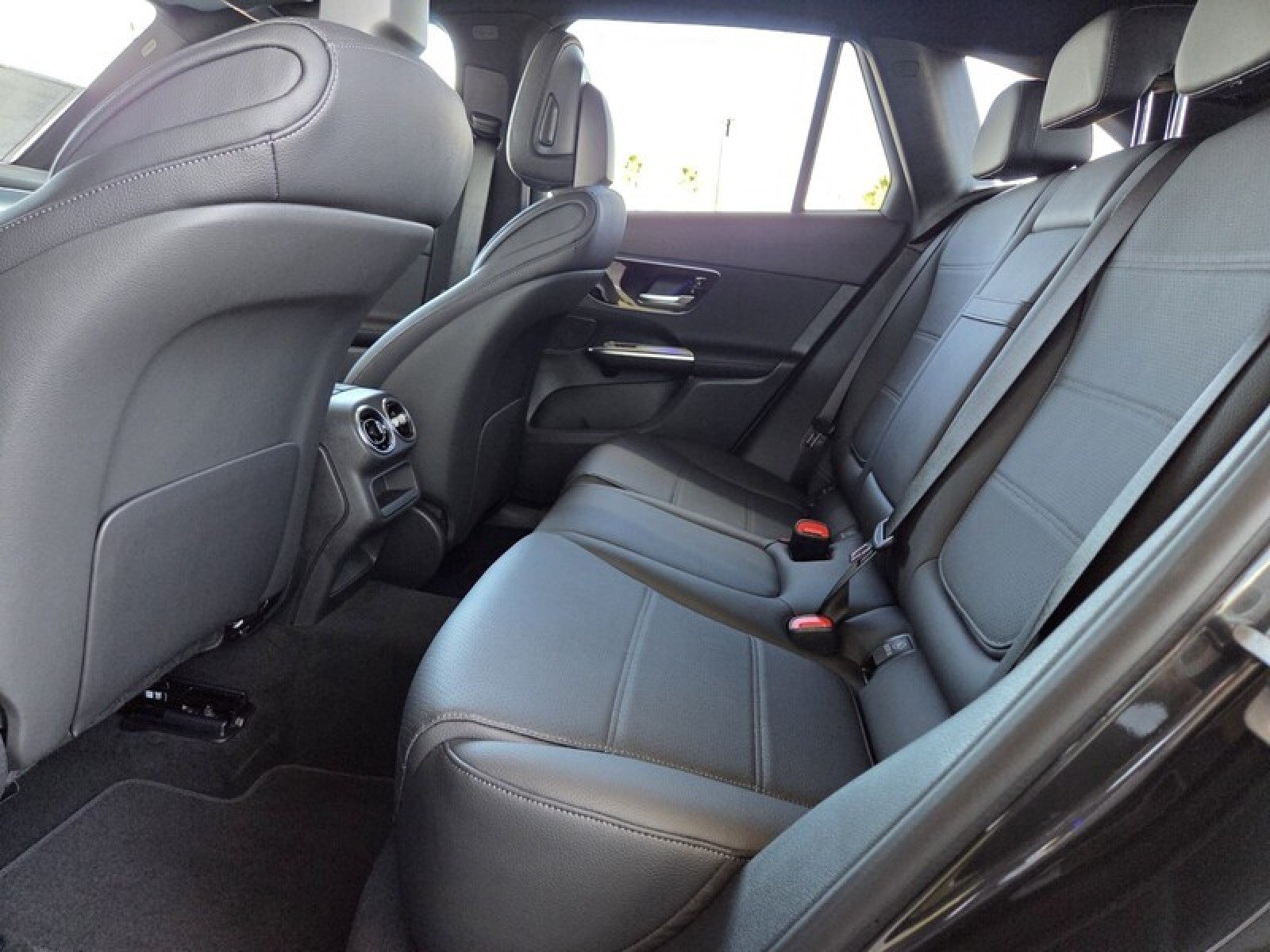 New 2026 Graphite Grey Metallic Mercedes-Benz GLC 300 SUV image 13