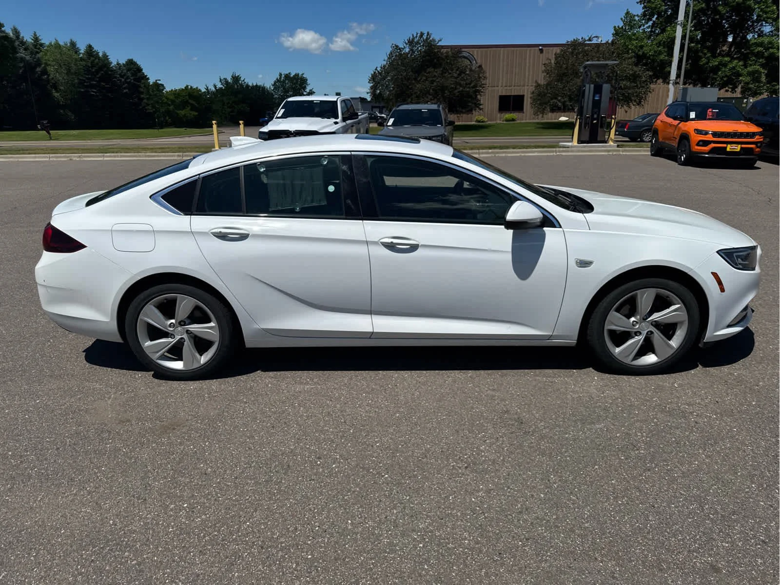 Used 2018 Summit White Buick Preferred image 5