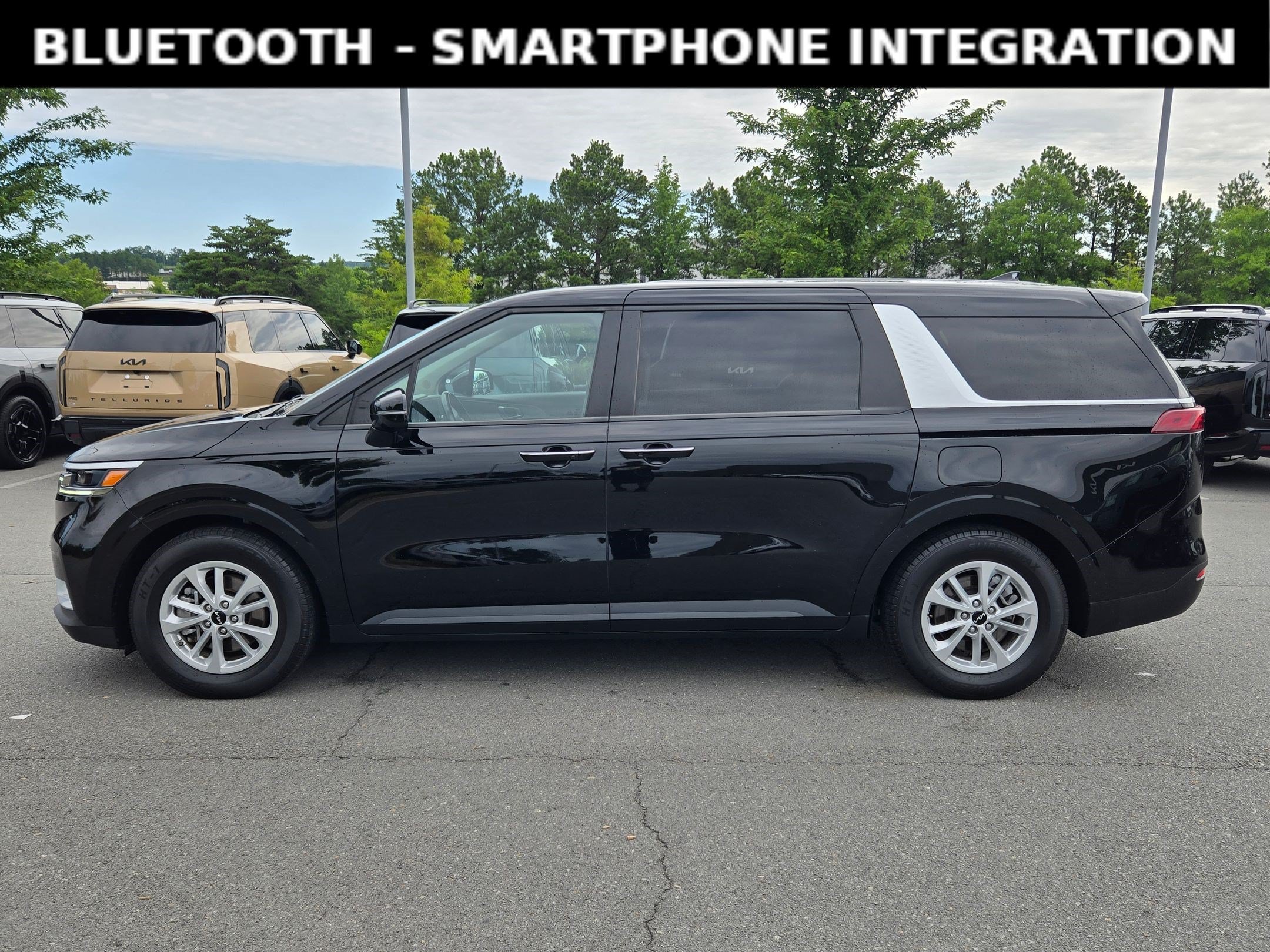 Used 2024 Aurora Black Pearl Kia LX image 4