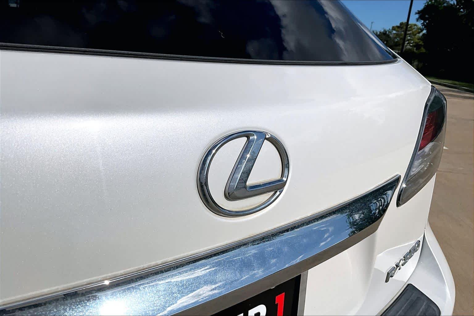 Used 2013 Starfire Pearl Lexus  image 30